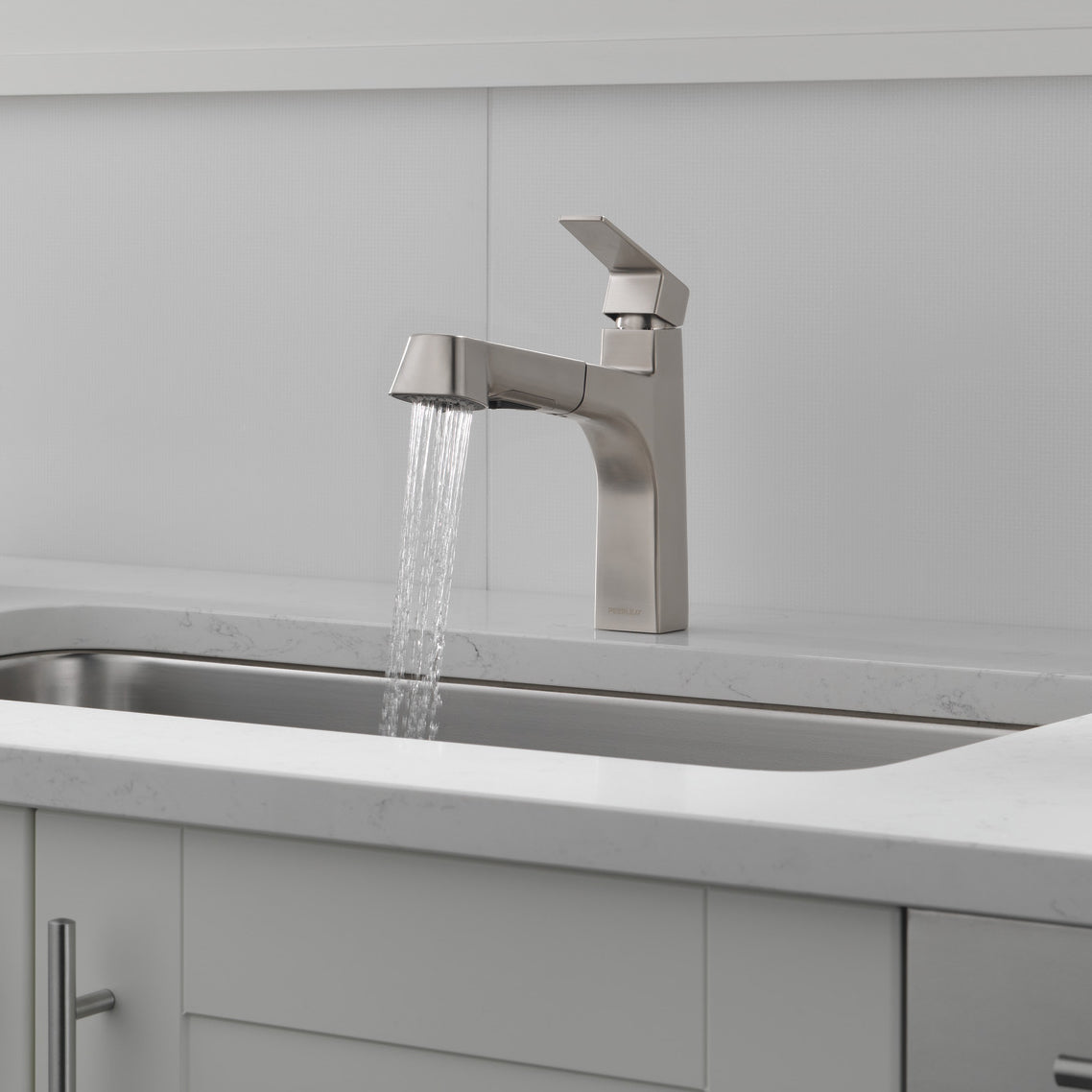 Peerless P6919LF-SS Xander 1 Handle Pullout Kitchen Faucet, Stainless ...