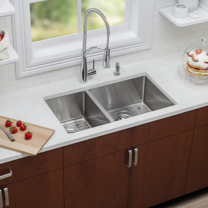Elkay ECTRU32179LT Crosstown Stainless Steel 31-1/2" x 18-1/2" x 9", 40/60 2-Bowl Undermount Kitchen Sink